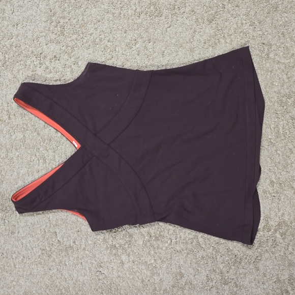 EUC 💎 lululemon athletica Black and Red Women's Top - Picture 3 of 3